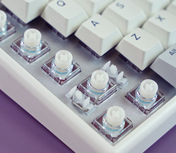なぜエルゴノミクスが重要なのか：長時間作業に適したキーボードの選び方